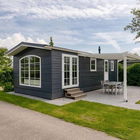Recreatiepark Jachthaven De Veerstal Lathum - Luxe Chalet Zewnętrze zdjęcie