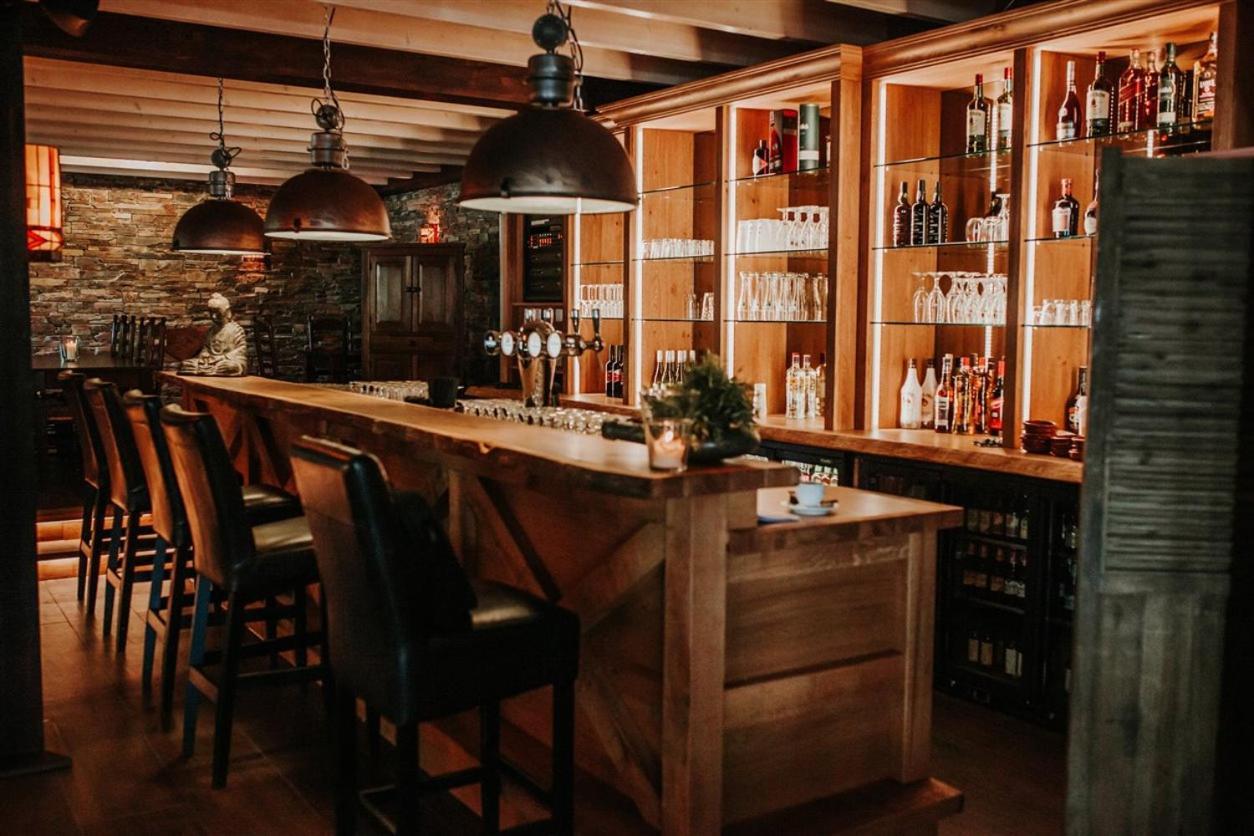 Recreatiepark Jachthaven De Veerstal Lathum - Luxe Chalet Zewnętrze zdjęcie