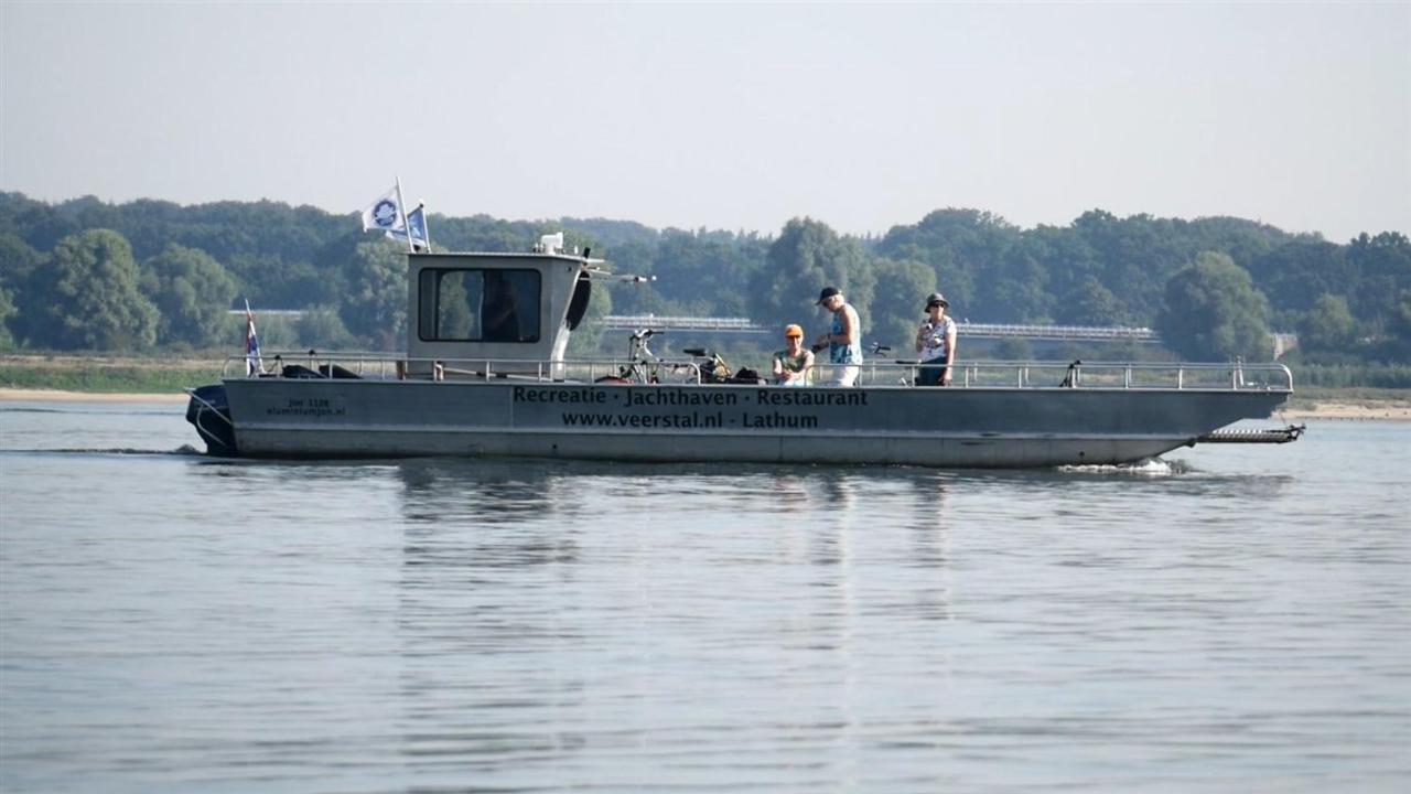 Recreatiepark Jachthaven De Veerstal Lathum - Luxe Chalet Zewnętrze zdjęcie