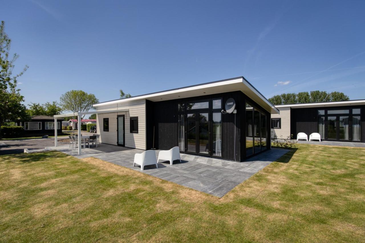 Recreatiepark Jachthaven De Veerstal Lathum - Luxe Chalet Zewnętrze zdjęcie