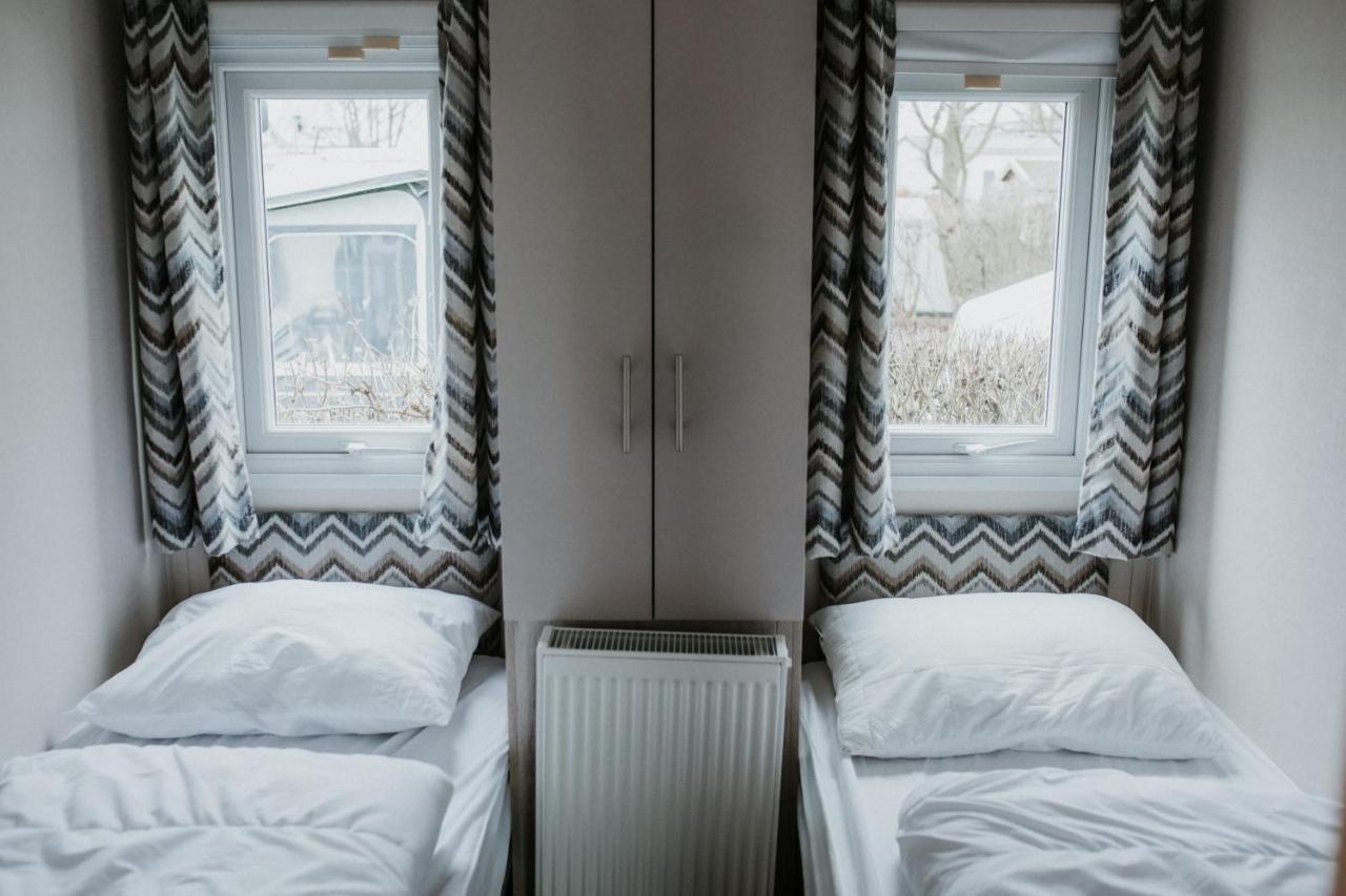 Recreatiepark Jachthaven De Veerstal Lathum - Luxe Chalet Zewnętrze zdjęcie