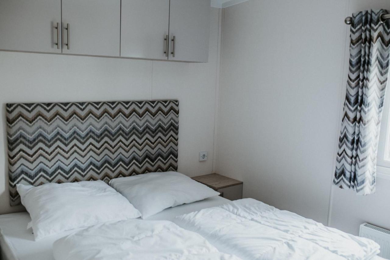 Recreatiepark Jachthaven De Veerstal Lathum - Luxe Chalet Zewnętrze zdjęcie
