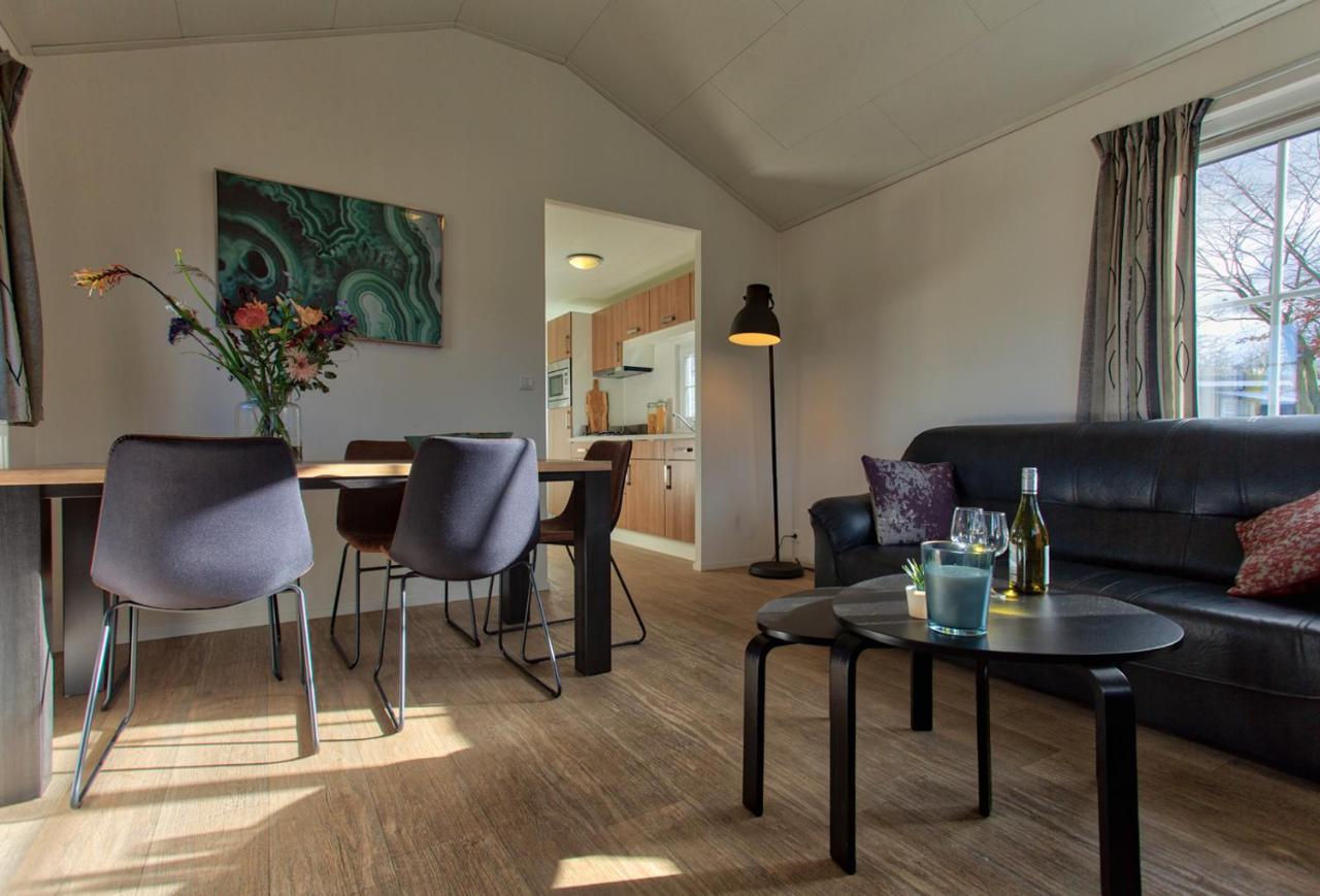 Recreatiepark Jachthaven De Veerstal Lathum - Luxe Chalet Zewnętrze zdjęcie