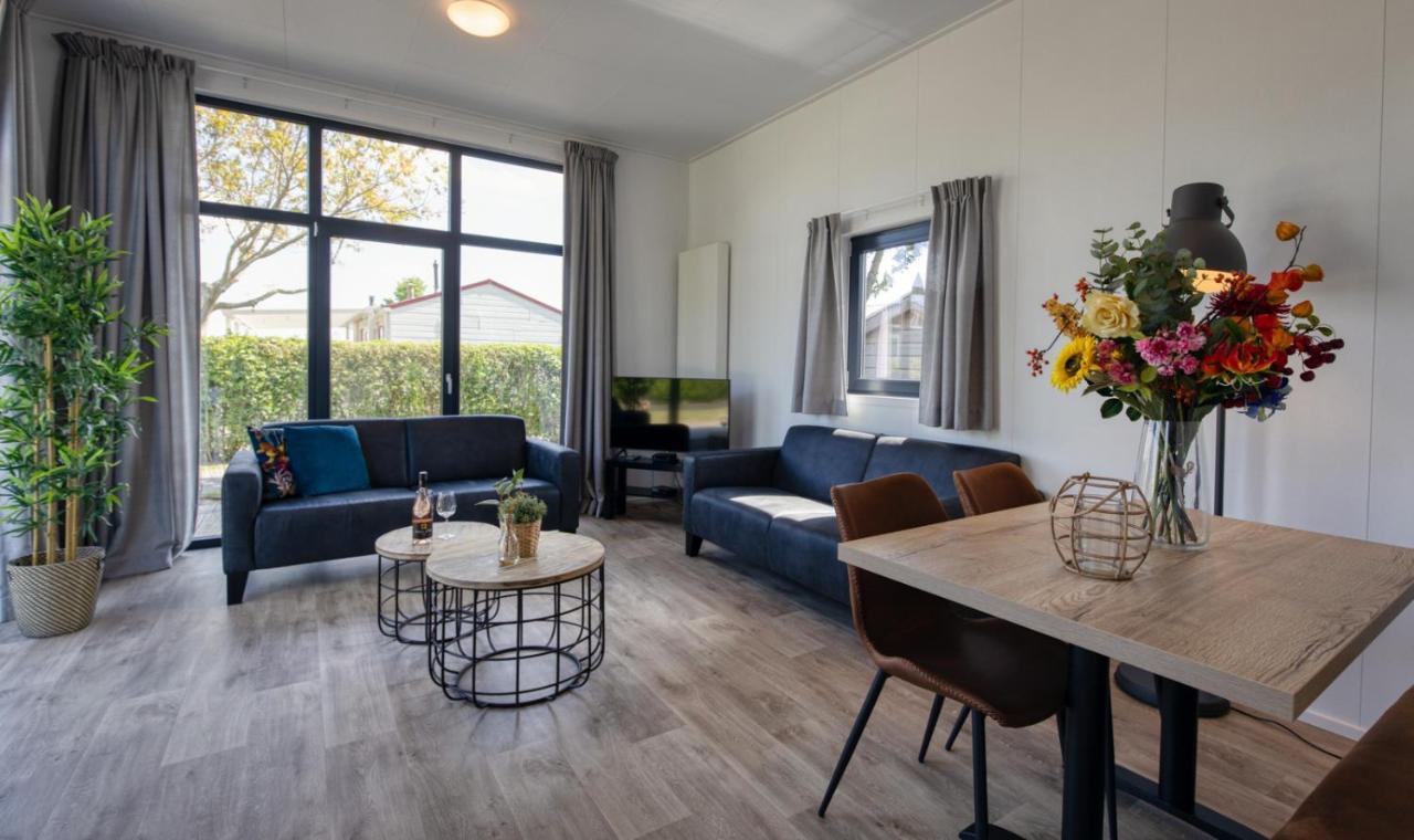 Recreatiepark Jachthaven De Veerstal Lathum - Luxe Chalet Zewnętrze zdjęcie