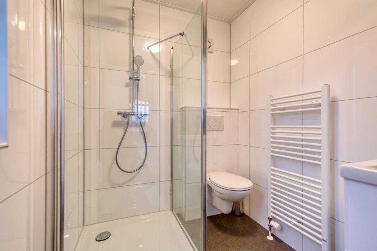 Recreatiepark Jachthaven De Veerstal Lathum - Luxe Chalet Zewnętrze zdjęcie