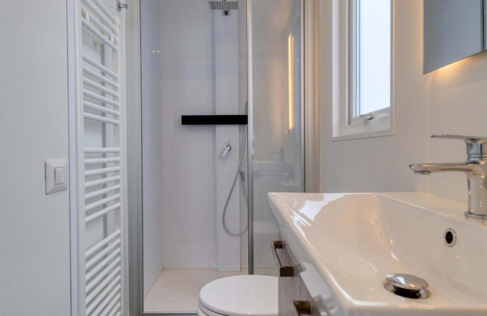 Recreatiepark Jachthaven De Veerstal Lathum - Luxe Chalet Zewnętrze zdjęcie